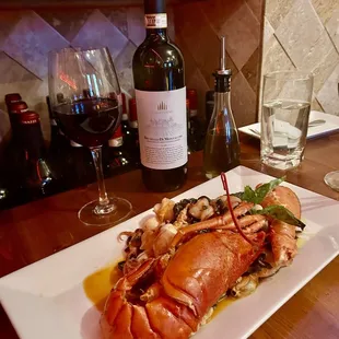 BLACK INK LINGUINE WITH SEAFOOD AND LOBSTER