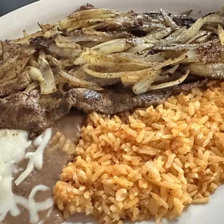 Bistec Encebollado