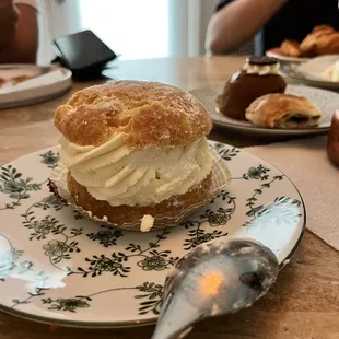 Cream puff