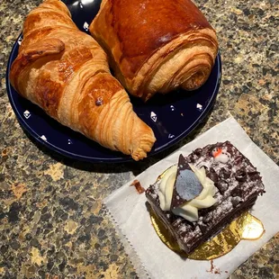 Croissant, Bouche Bche De Nol chocolate (Yule Log) individual serving