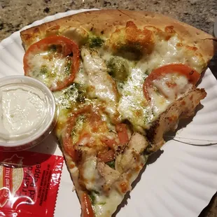 Chicken pesto pizza