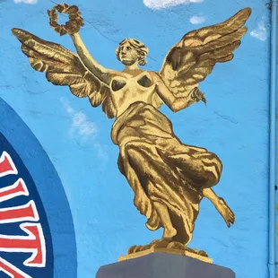 a statue of an angel