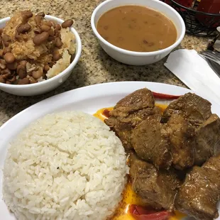 Pork ribs in sauce
