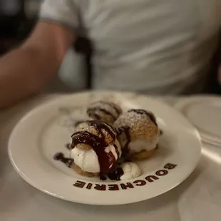 Profiteroles