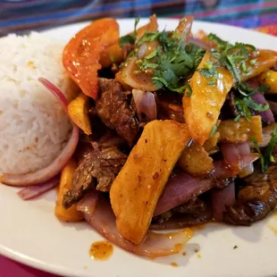 7. Lomo saltado