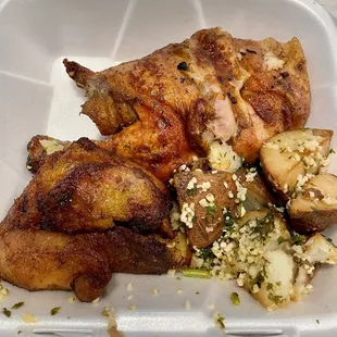 1/2 Chicken meal with plantains and garlic potatoes -