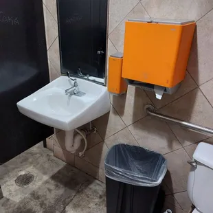 men&apos;s restroom