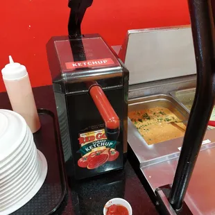 Ketchup dispenser