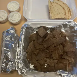 1lb of meat, 2 pitas and a supreme gyro.