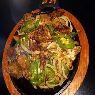 Spicy carnitas fajitas