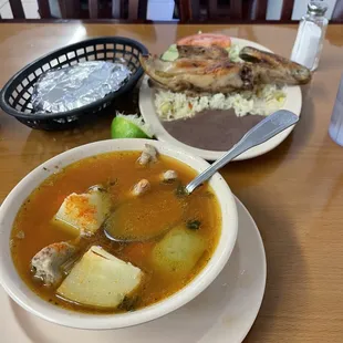 Se Los recomiendo tiene un buen sabor el caldo y la pechuga..y arroz