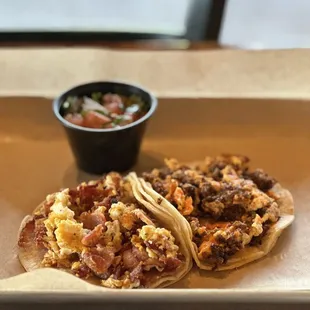 Breakfast Tacos Bacon / Chorizo