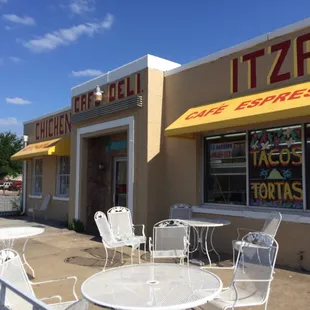 the outside of the restaurant