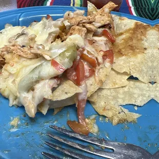 Chicken fajita nachos