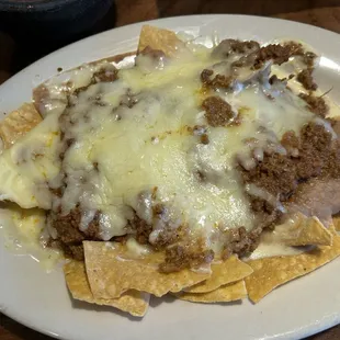 Beef and bean nachos