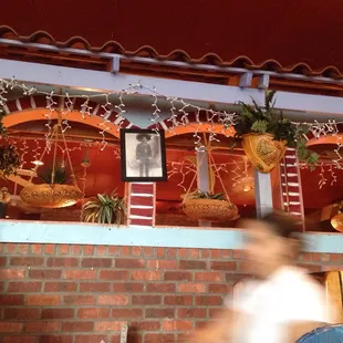 The wait staff are very fast !! L