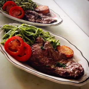 Today's Lunch Special Tallarin Verde con Bistec