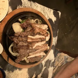 Fajitas and cheese enchiladas. Yum!!