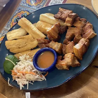 Yuca con Chicharron