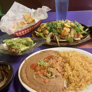 Look at that guacamole! Little less lime/ lemon