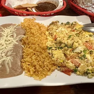 Huevos a la mexicana: filling! Rice and tortilla is a bit old and tough.
