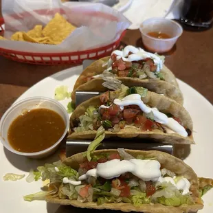 Crispy chicken tacos
