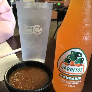 Late lunch. Lunch rush is over. Salsa has a good flavor and nice slow after burn.