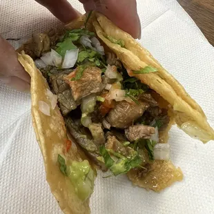 Taco de carne asada.