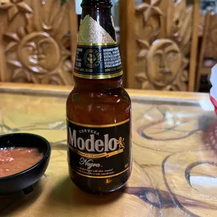 Modeling Negra, chips and salsa