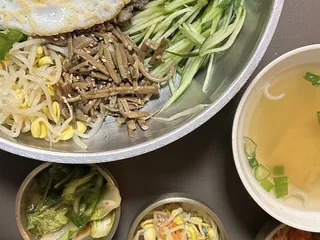 Dduk Bae Gi Hot Stone & Korean Kitchen 뚝배기 한식 반찬 전문점