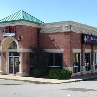 We had lunch/dinner here today and we can't wait to come back! Delicious!