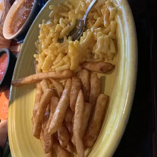 Mac n cheese, French fries