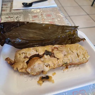 Tamale Salvadoreo (only chicken)