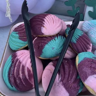 Asked for colors to match my daughter&apos;s mermaid birthday party theme - these were super cute &amp; received many compliments on the taste!