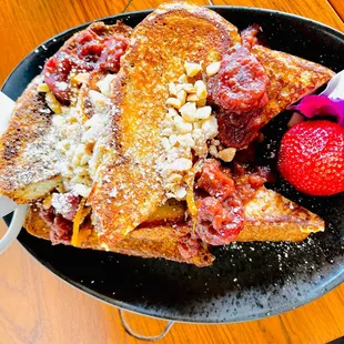 Mac nut French toast