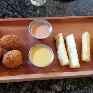 Yucas Sampler (4 Pieces each)