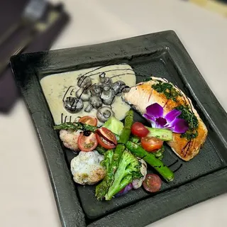 Salmon La Huaca