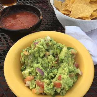 Live table side guacamole