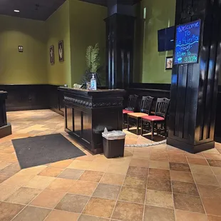Cashier/Host station