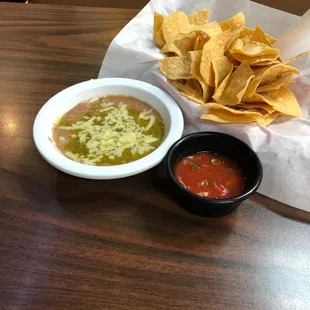 Taple chips salsa and beens w green sauce
