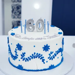 Beautiful Design and amazing flavor!! 100% recommend :)