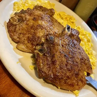 Pork chops &amp; eggs (à la carte)