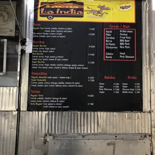 Este lugar es muy bueno para pasar almorzar tiene buenos precios y la comida está muy rica