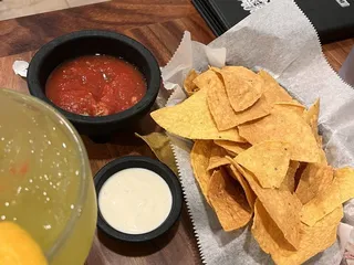 Tres Compadres Mex Grill Bar