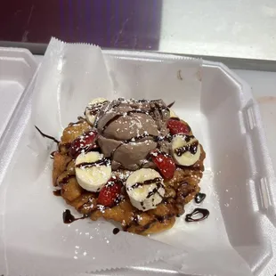 FUNNEL CAKE WITH ICE CREAM!