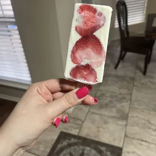 Fresas con crema paleta