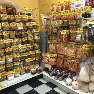 Condiments,dry chiles and snacks