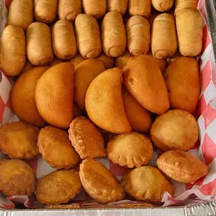 a tray of hot dogs