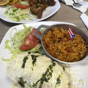 La jibarita, chicharrón de pollo con tostones