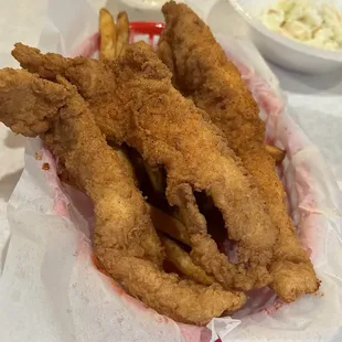 F7. Fried Catfish Basket